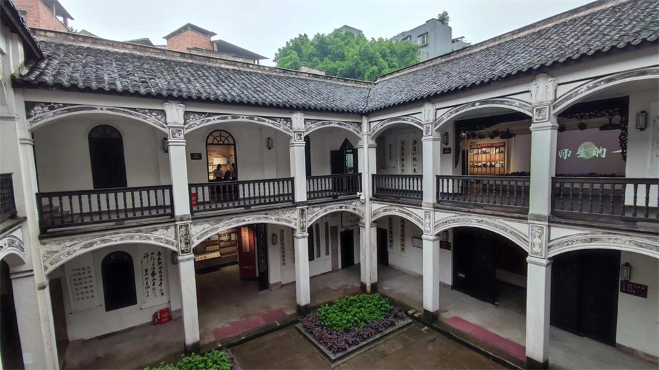 中等师范教育历史陈列馆 (1).jpg 中等师范教育历史陈列馆 (1).jpg